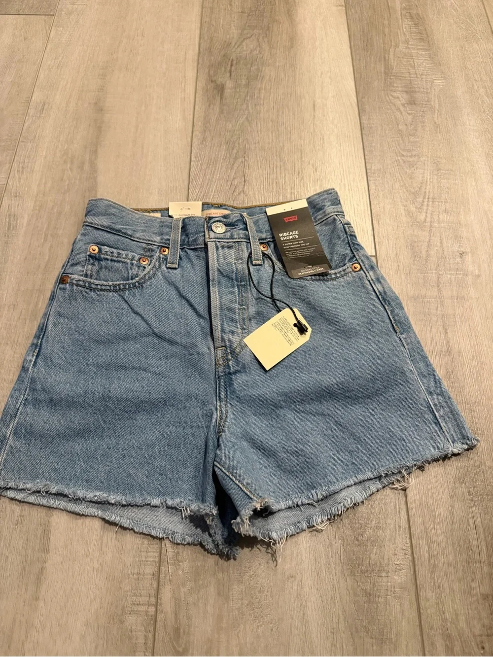 Women’s Levi’s Ribcage Jean Shorts - Size 24